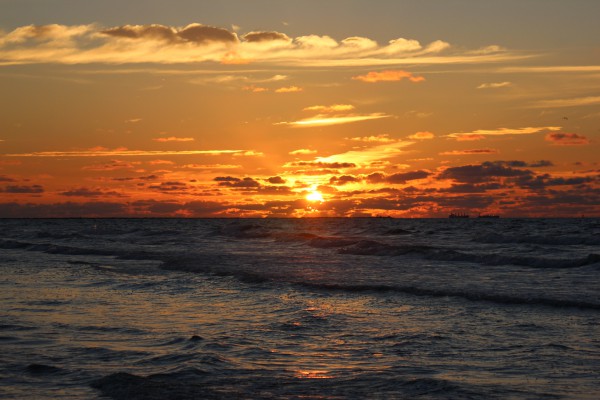 Day 328-The Sun Rises&nbsp;(Villanelle)